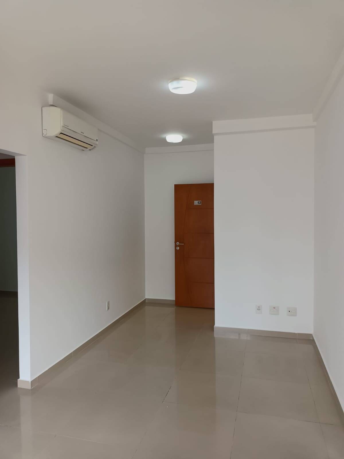 #311 - Apartamento para Locação em Santos - SP
